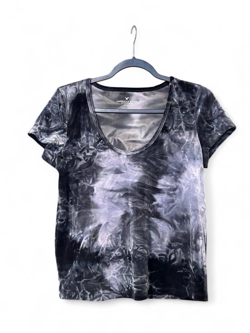 American Eagle Black Crushed Velvet Scoop Neck T-Shirt Size Medium
